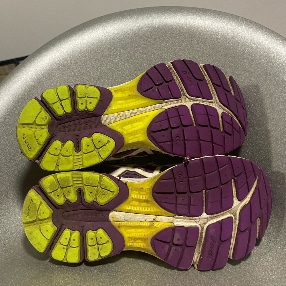 ASICS running shoes - Picture 4 of 5